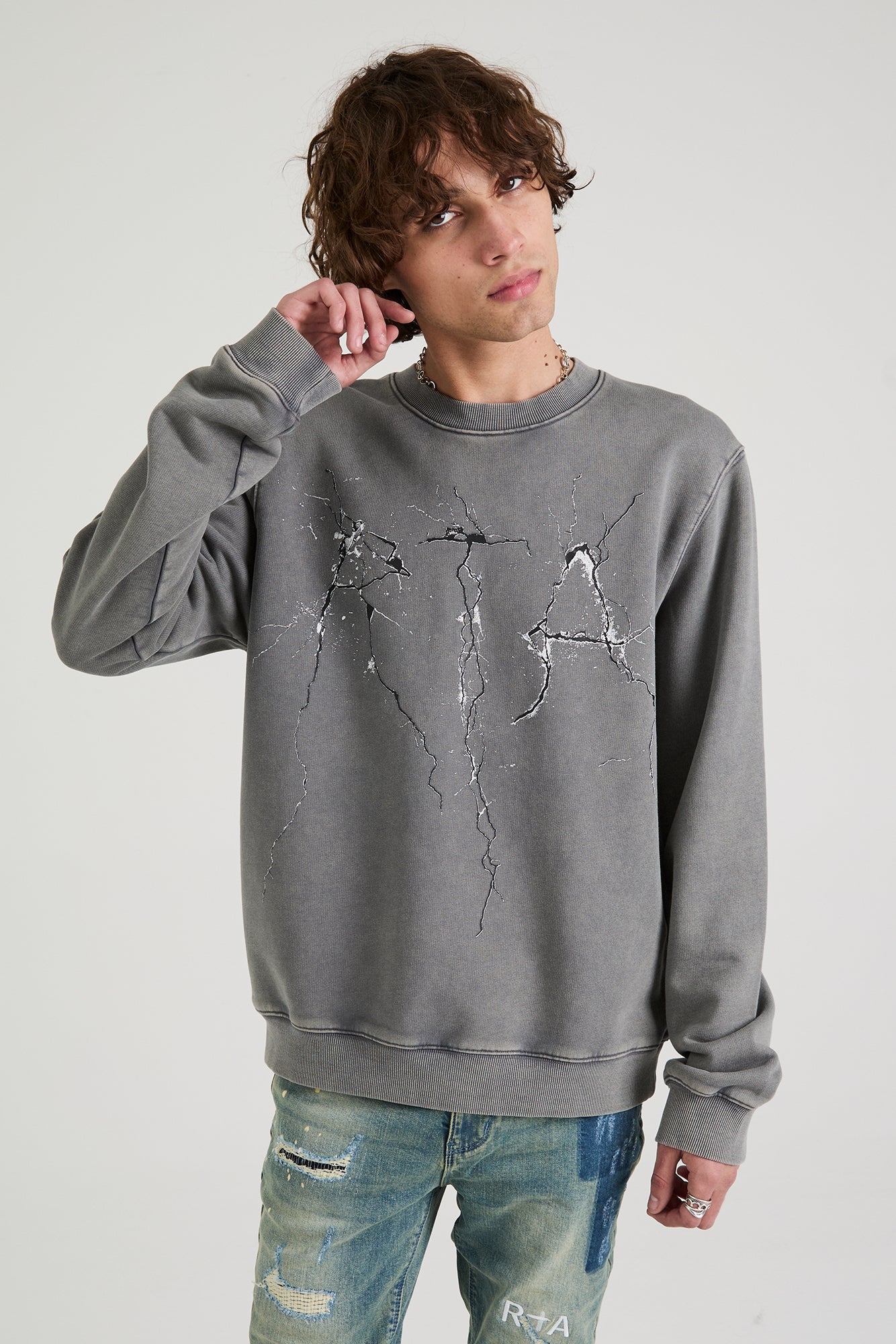 Charles Sweatshirt in Stone Cracked Logo